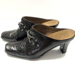Aerosoles Brown/Wine Moc Croc Patent Mule clogs Chain front Womans size 7B